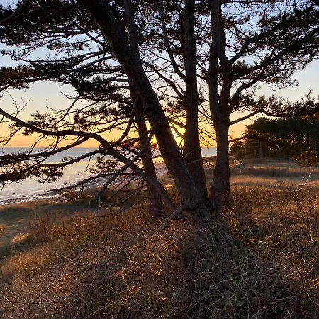 Stunning Ocean View And Private Beach 度假居 *